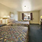 Days Inn By Wyndham Riverside Tyler Mall